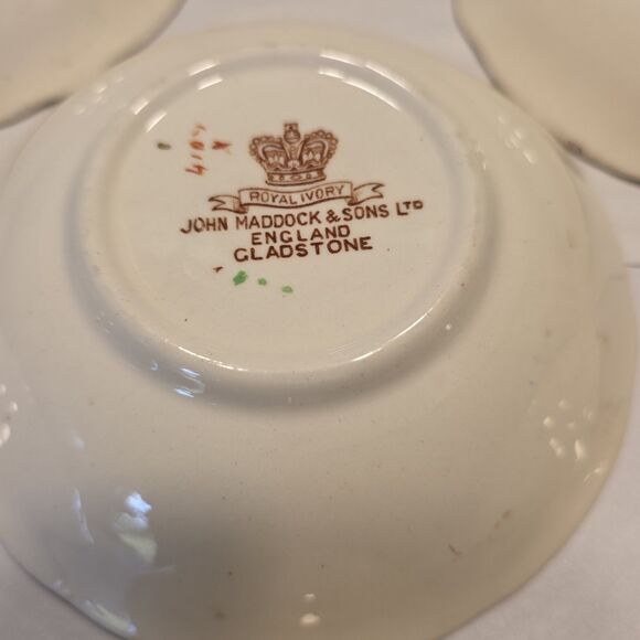 Antique (1896-1920) John Maddock & Sons Royal Ivory Gladstone 6 Berry Bowls - Picture 14 of 16